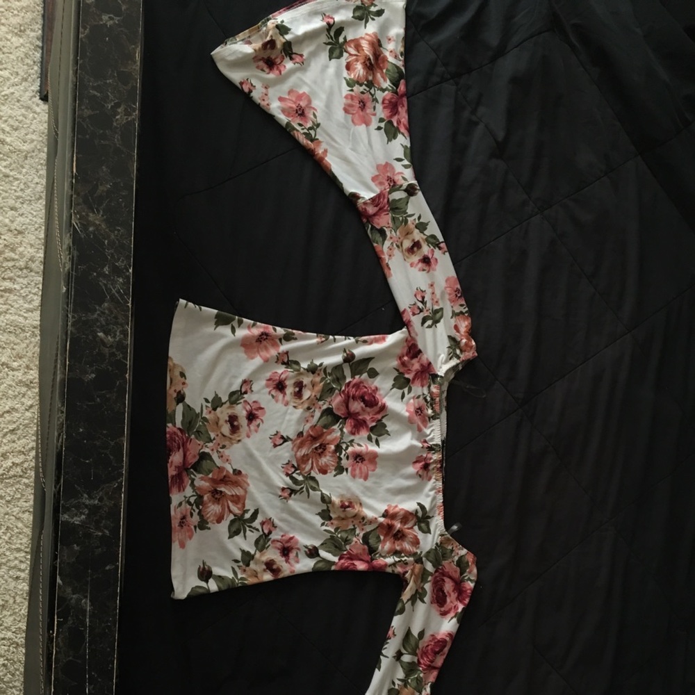 Off the shoulder flowery dressy shirt